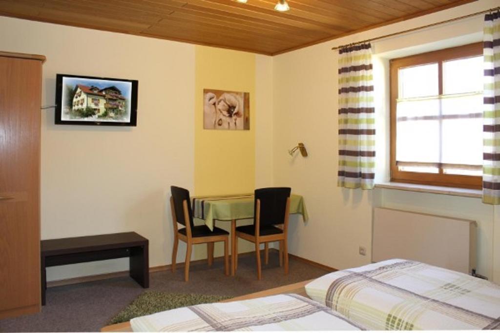 Gaeste-Haus Roesch Wiesent Εξωτερικό φωτογραφία